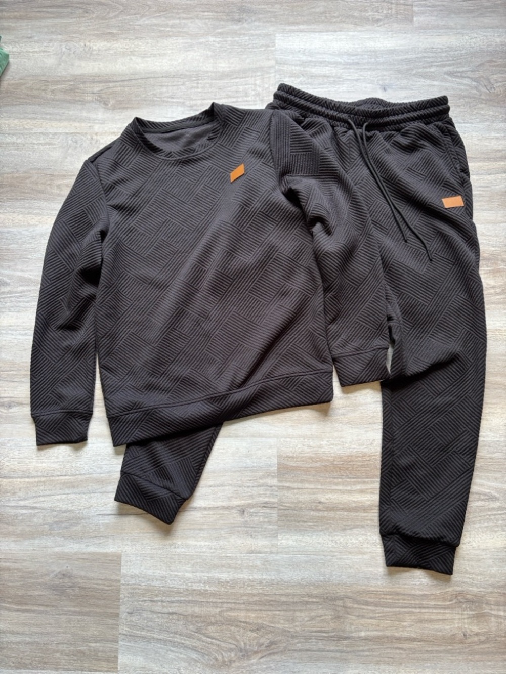 Dokotoo Small Men's 2 Pc Quilted-Texture Crewneck Sweater and Sweat Pants Black